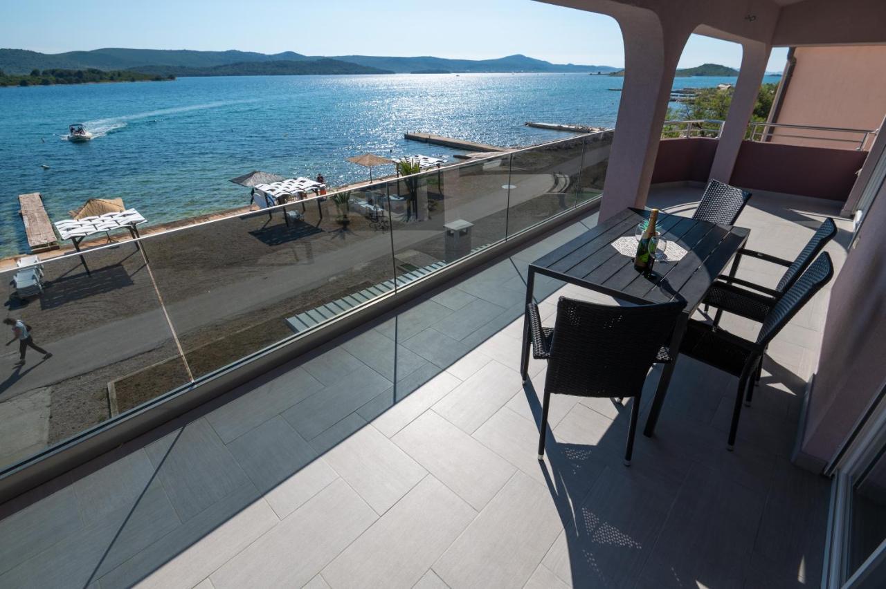 Euroholiday apartments Turanj Exterior foto